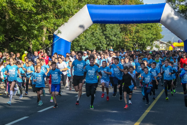 Ezrek futottak az iskolájukért