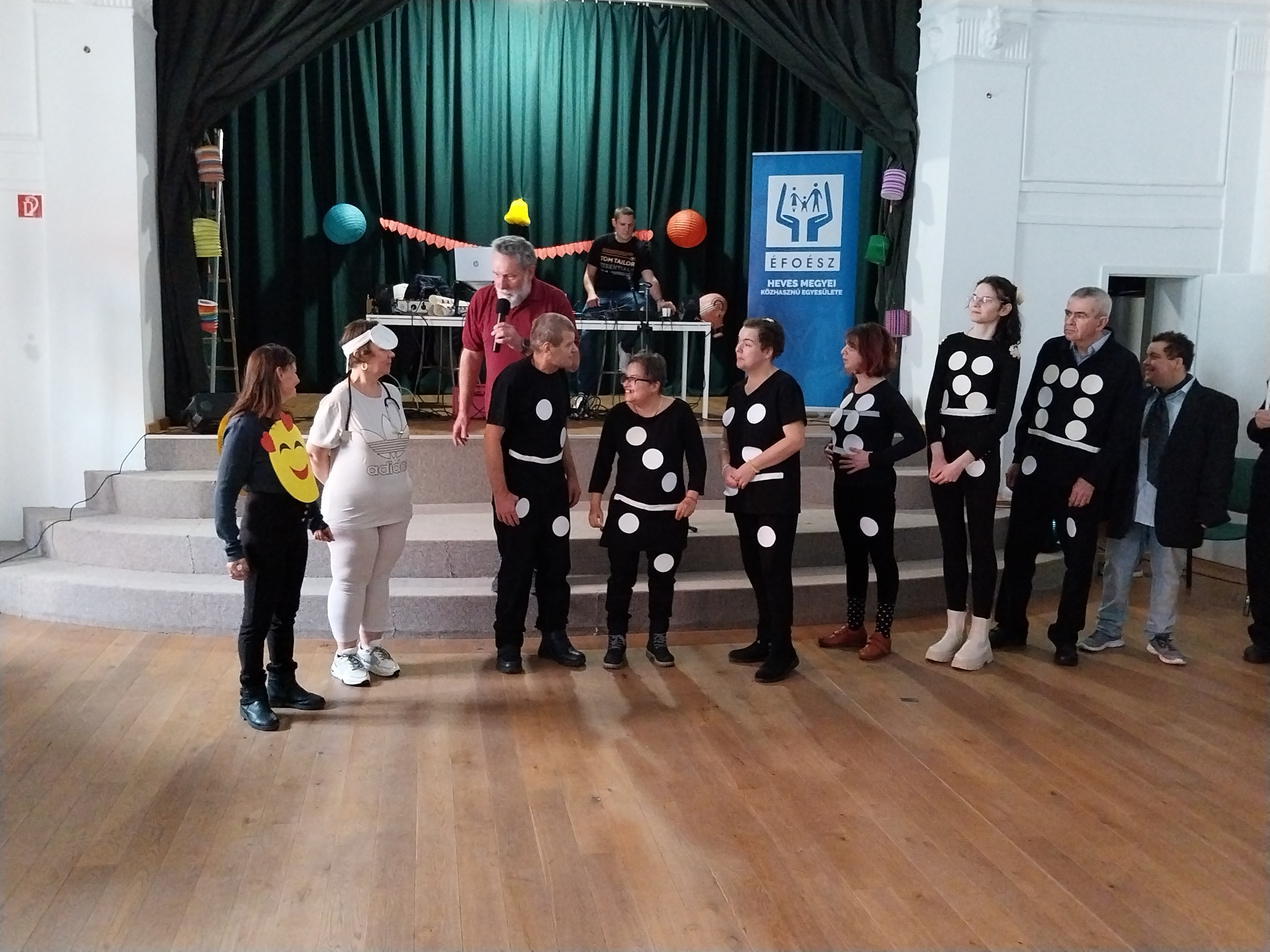 Értelmi fogyatékkal élők farsangi mulatsága